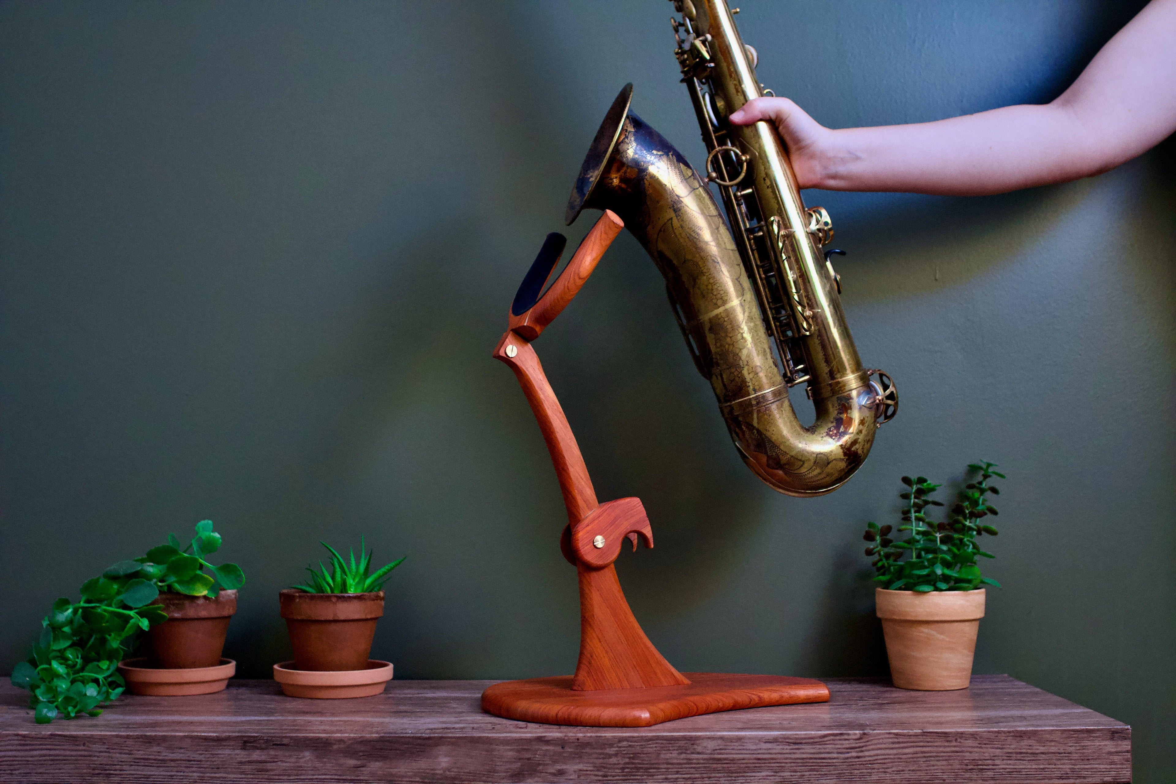 Solid Wood Sax Stand - Wood & Winds
