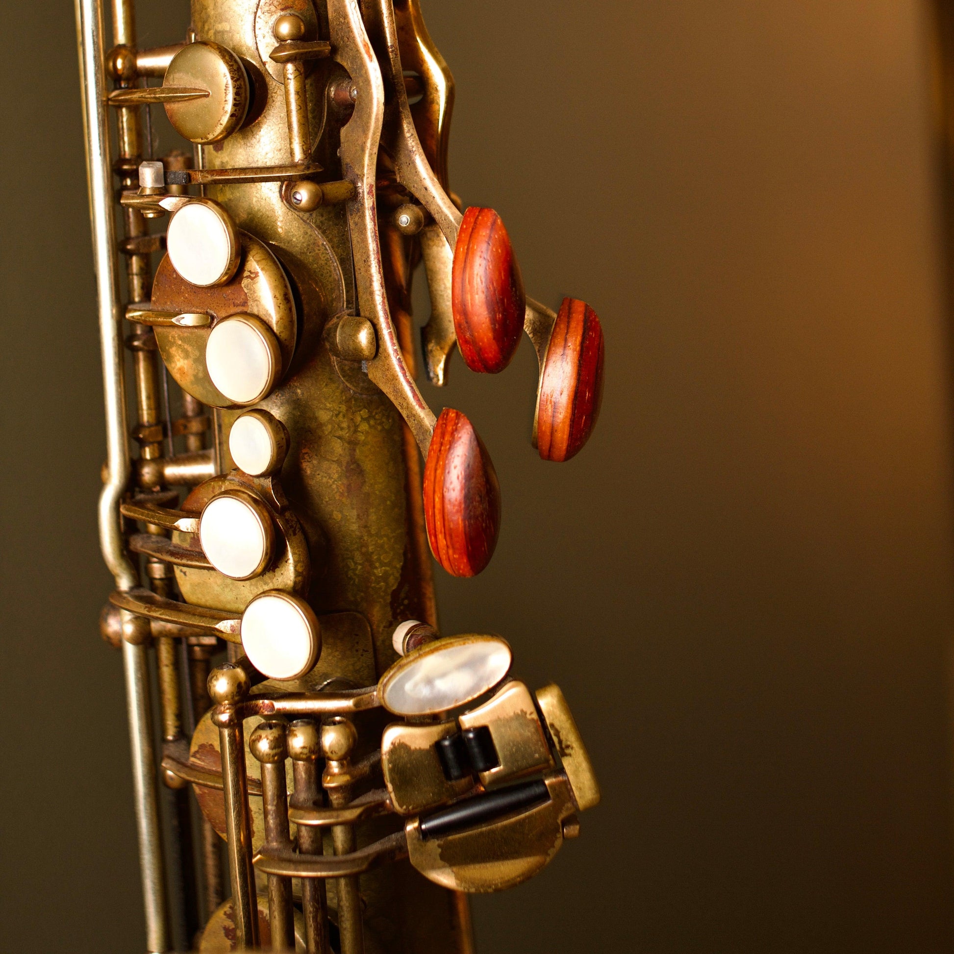 Saxophone Palm Key Risers (Sets of 3) – Wood & Winds