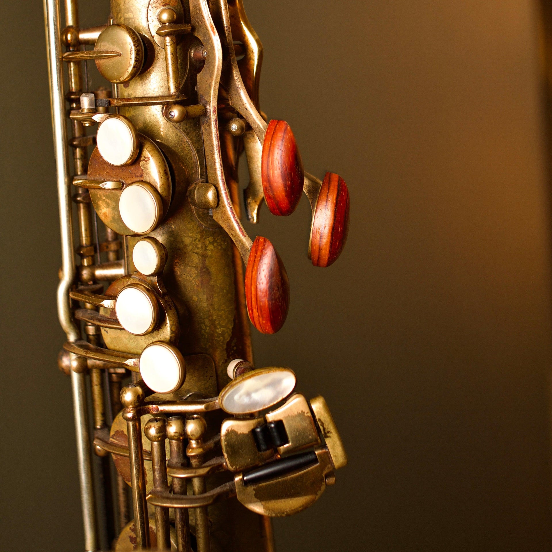 Saxophone Palm Key Risers (Sets of 3) – Wood & Winds