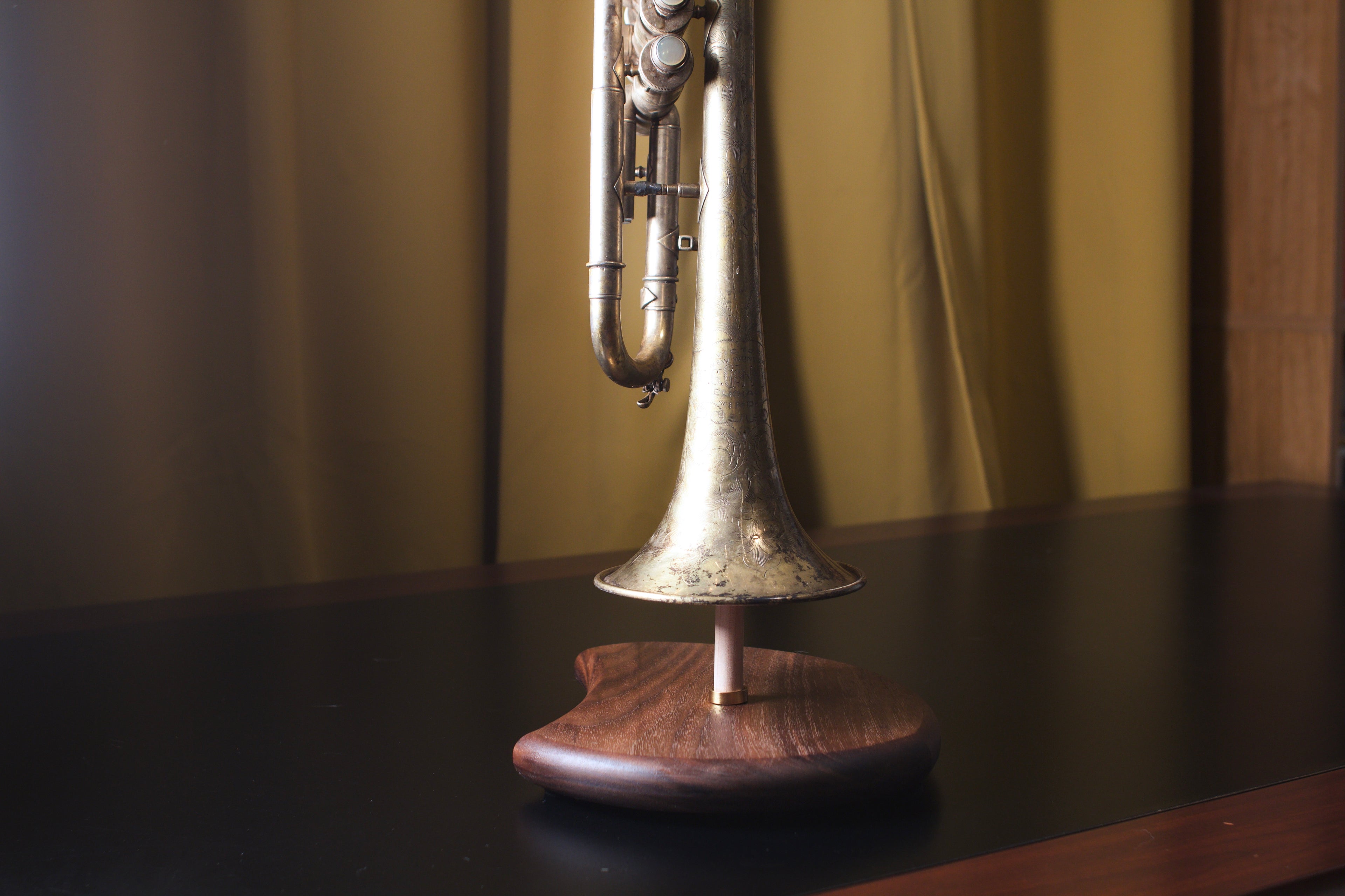 Trumpet Floor Stand