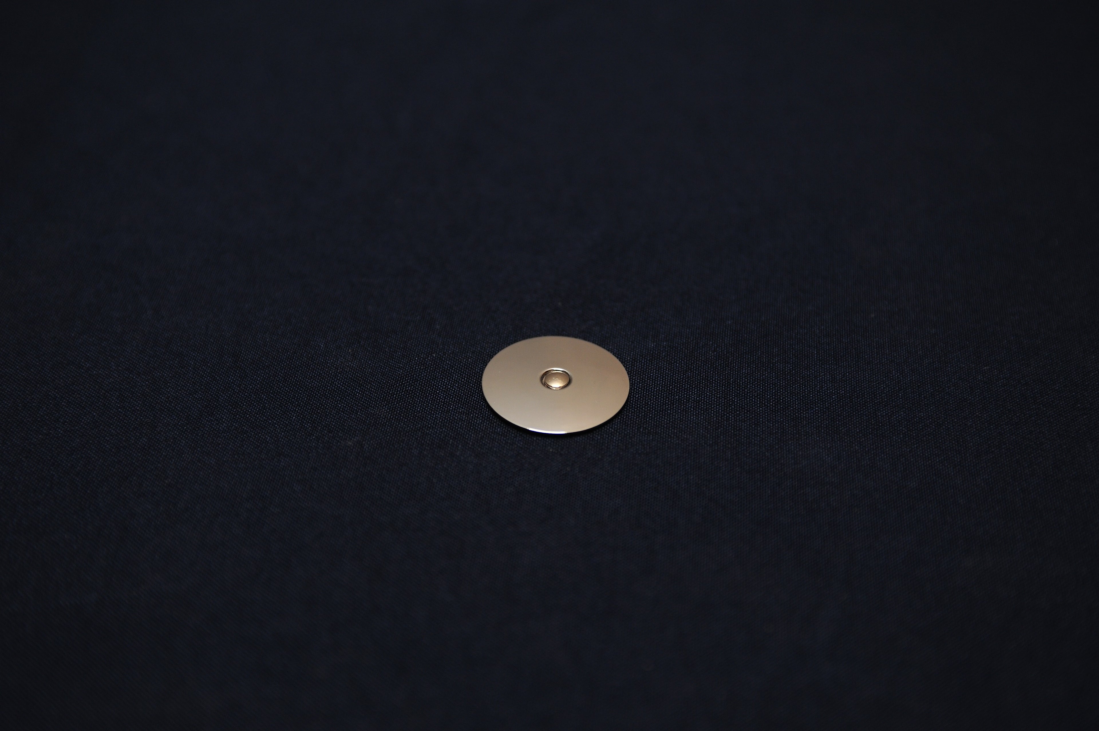 Pre-Magnetized Resonators