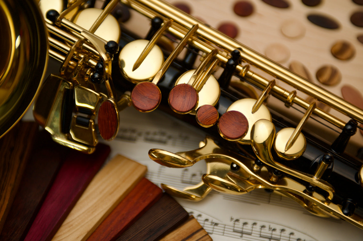 Saxophone Pearls in Solid Wood