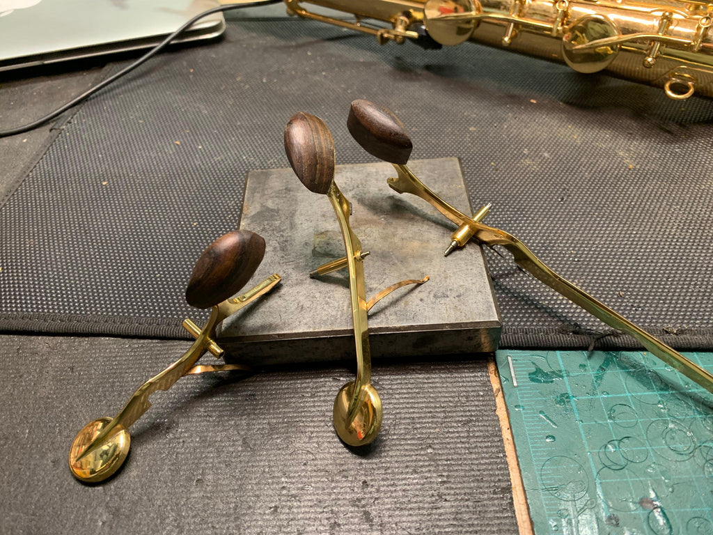 Saxophone Palm Key Risers (Sets of 3) – Wood & Winds