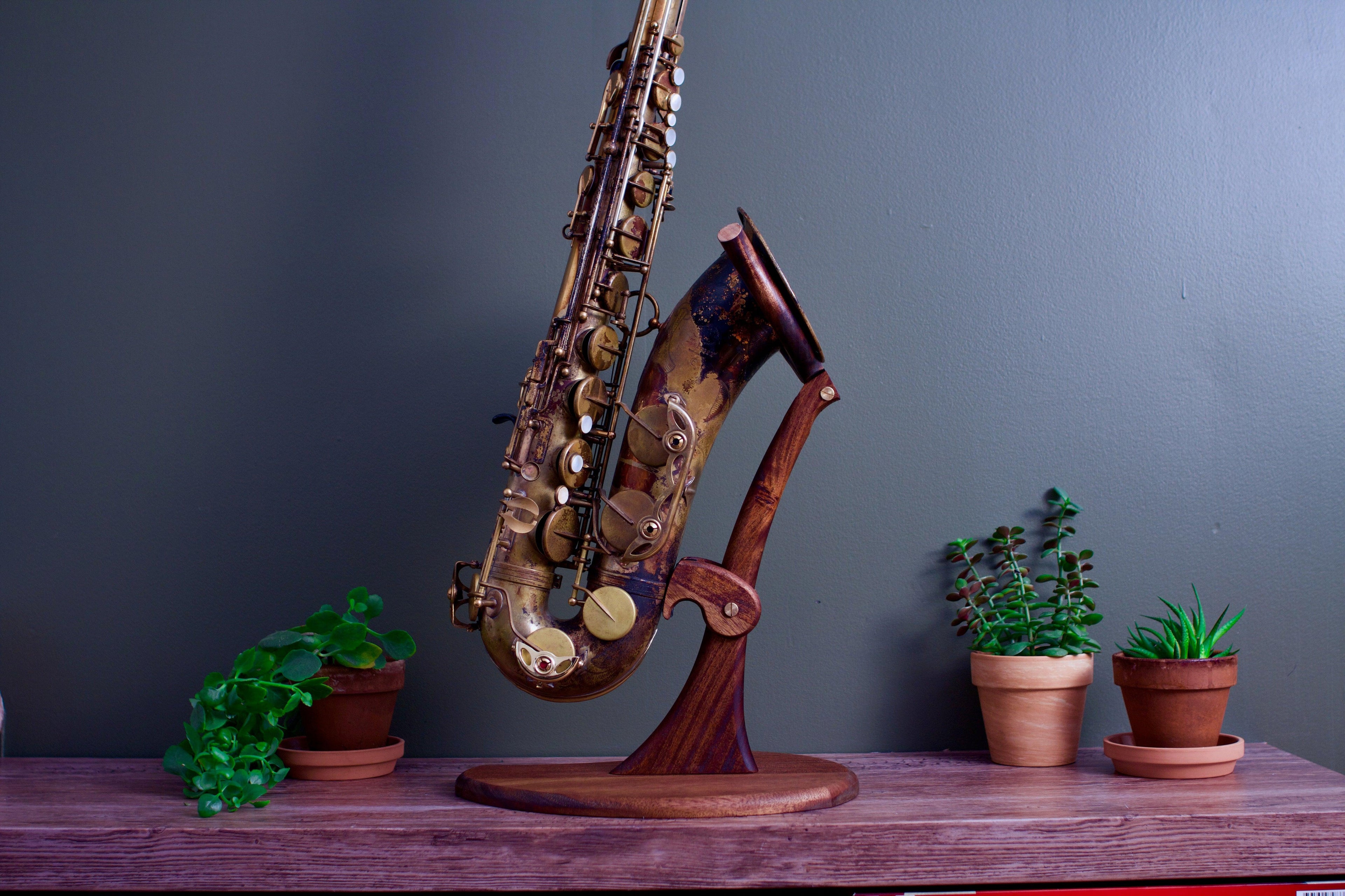 Solid Wood Sax Stand - Wood & Winds