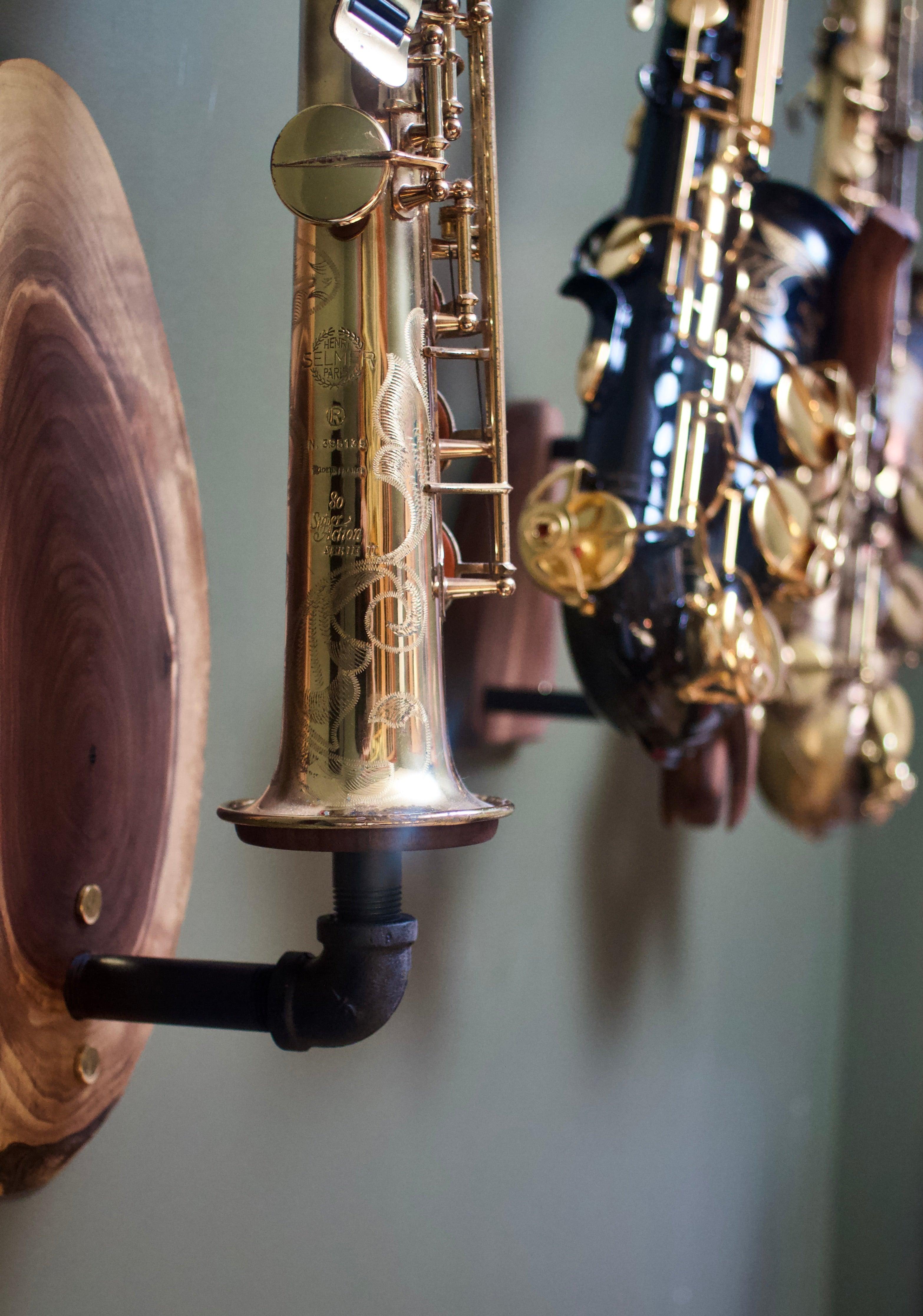 The Wall Hanger - Saxophone Wall Stand – Wood & Winds